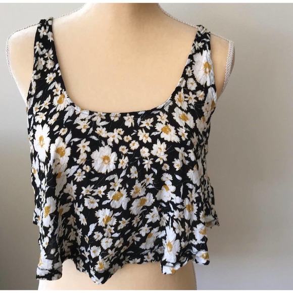 Urban Outfitters Tops - Urban Outfitters Kimichi Blue Crop Flowered Small